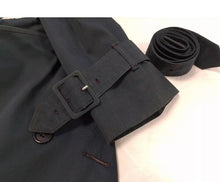 Load image into Gallery viewer, Vintage Aquascutum trench coat with lining.

