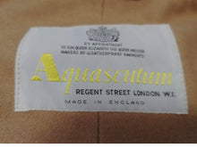 Load image into Gallery viewer, Vintage Aquascutum trench coat with lining.
